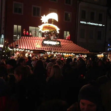 Lägenhet Bright With Balcony Outside The City Centre Of Regensburg
